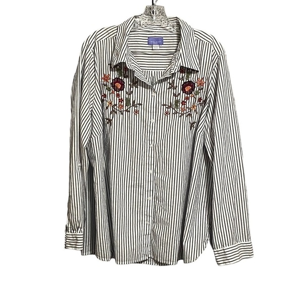 Laura Scott embroidered button down top size 2X - Picture 8 of 9